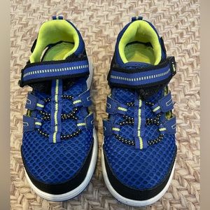 Stride Rite Water Sneakers